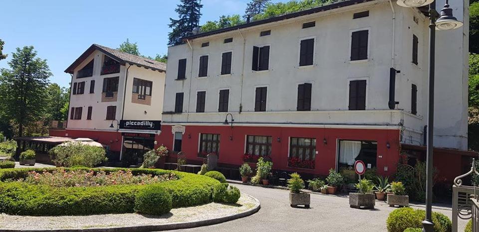 Piccadilly Hotel 2*