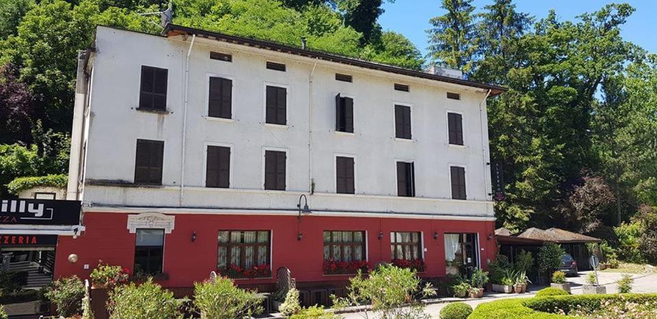 Piccadilly Hotel