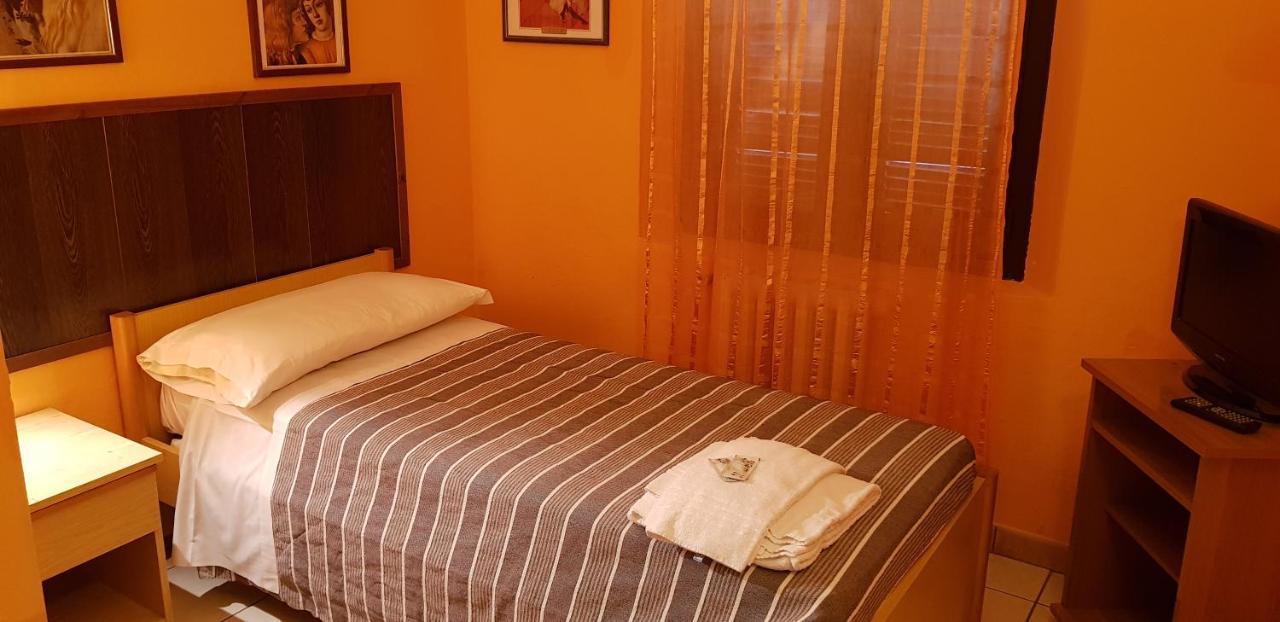 Piccadilly Hotel
